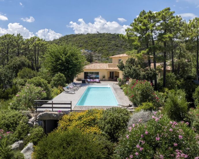 Favone, 4 chambres, piscine, pied dans l’eau