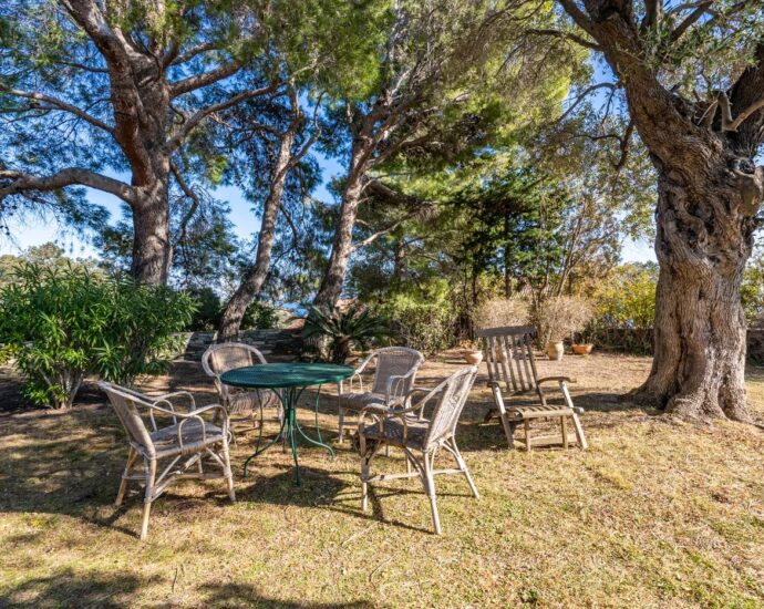 Miomo, 6 bedroom villa, swimming pool, panoramic sea view, walking distance to the beach