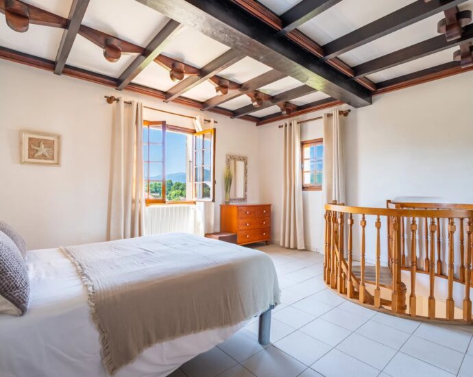 Saint Florent, 5 chambres, centre-ville