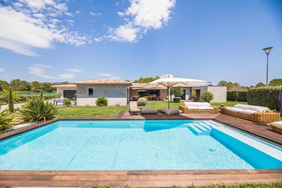 Porto-Vecchio, Saint-Cyprien, villa 4 chambres, piscine, plage à pied