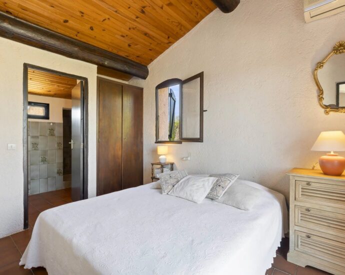 Porto-Vecchio, Domaine de Cala Rossa, villa 4 chambres, piscine, plage à pied