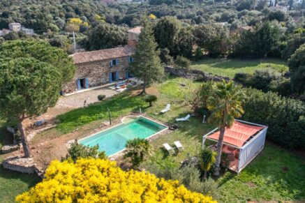Exclusive, Saint-Florent, stone villa, 5 bedrooms, wooded grounds with swimming pool, close to the beach