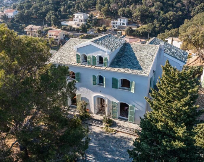 Miomo, 6 bedroom villa, swimming pool, panoramic sea view, walking distance to the beach