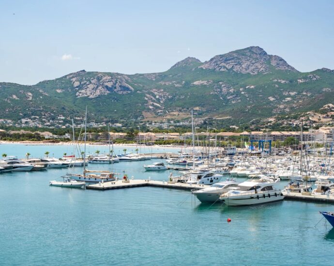 Calvi, exceptional apartment, 3 bedrooms, panoramic sea view