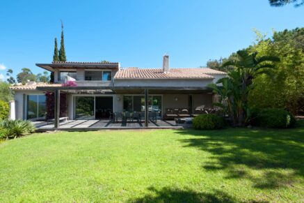 Porto-Vecchio, Domaine de Cala Rossa, 7 bedroom villa, swimming pool, walking distance to the beach
