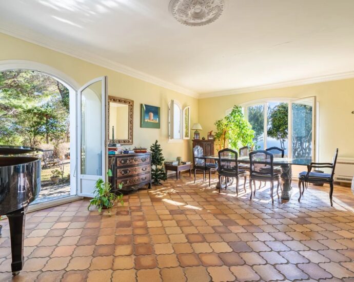 Miomo, 6 bedroom villa, swimming pool, panoramic sea view, walking distance to the beach