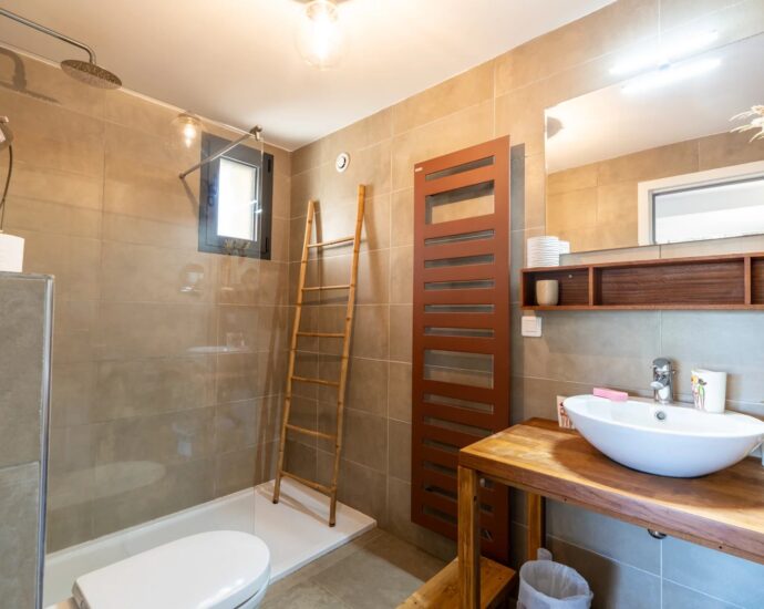 Conca, Villa type Bergerie, 4 chambres, dépendance, piscine, vue montagnes