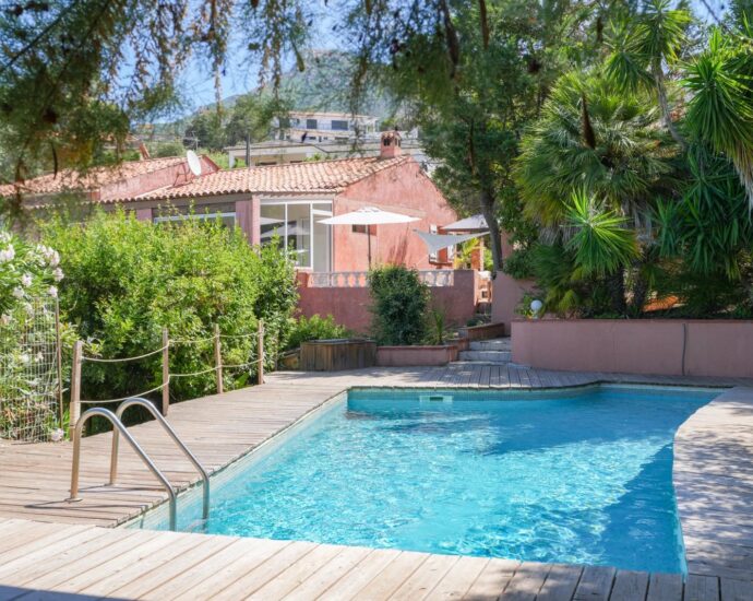 Sea View Villa in Bastelicaccia – 5 Bedrooms, 2 Independent Apartments