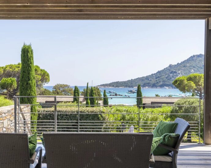 Santa Giulia – Plage à pied – Villa 4 chambres – Vue mer