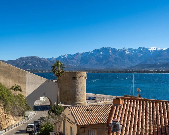 Calvi, old town centre, type 4 duplex flat, view of the Gulf