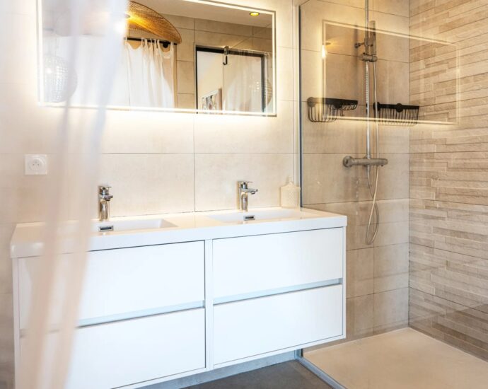 Ajaccio, Route des Sanguinaires, Appartement duplex, 4 chambres, vue panoramique mer, plage à pied