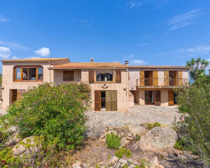 Bonifacio, Suartone, 3 chambres + 2 studios, vue mer