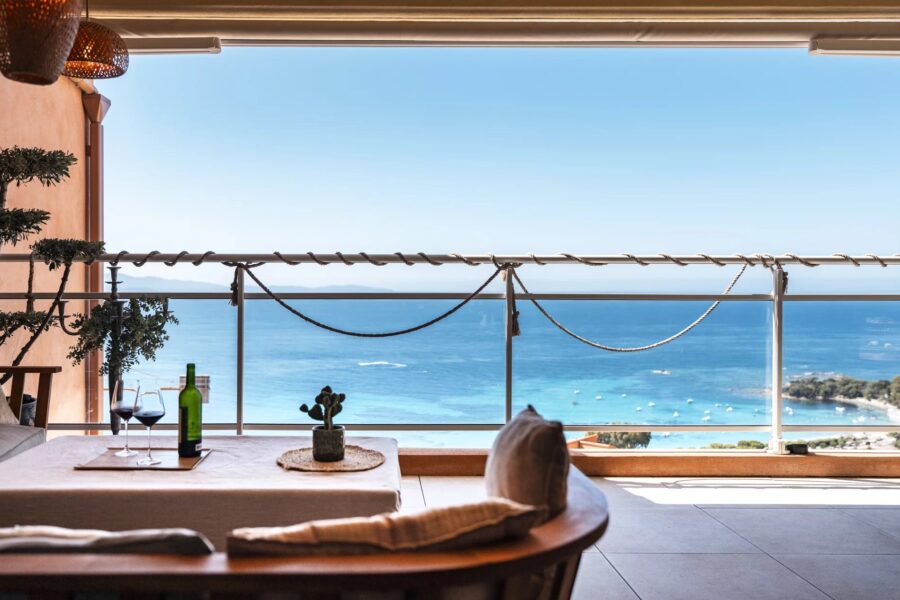 Ajaccio, Route des Sanguinaires, Appartement duplex, 4 chambres, vue panoramique mer, plage à pied