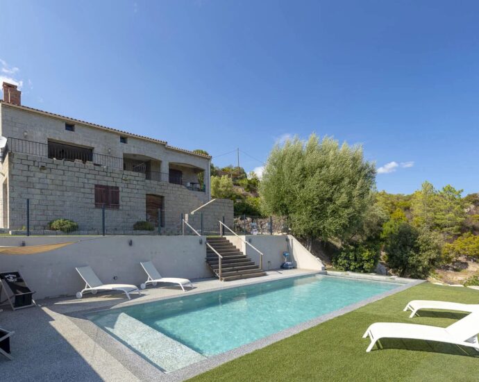 Hameau de Gialla, Villa en pierres, 7 chambres, Appartement indépendant, Piscine, Aperçu mer, proche plages de Saint-Cyprien et Cala Rossa