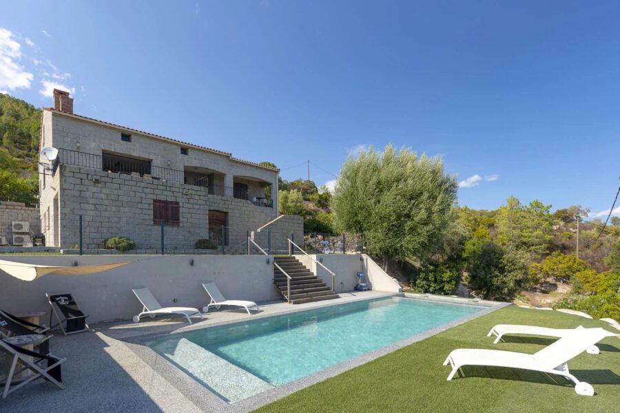 Hameau de Gialla, Villa en pierres, 7 chambres, Appartement indépendant, Piscine, Aperçu mer, proche plages de Saint-Cyprien et Cala Rossa
