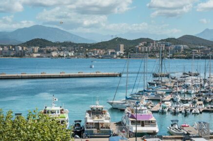 RVA38, Exclusivité, Centre-ville, Ajaccio, Appartement, 2 chambres, vue mer, plage à pieds