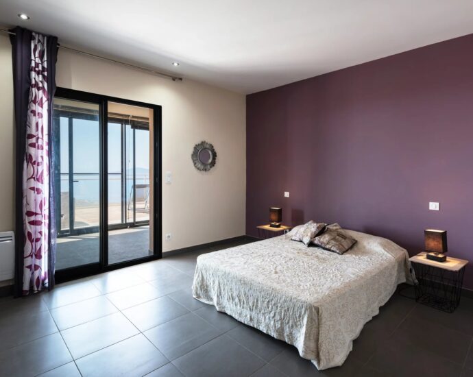 Porticcio, villa de plain-pied, 4 chambres, piscine, vue mer panoramique, proche des plages