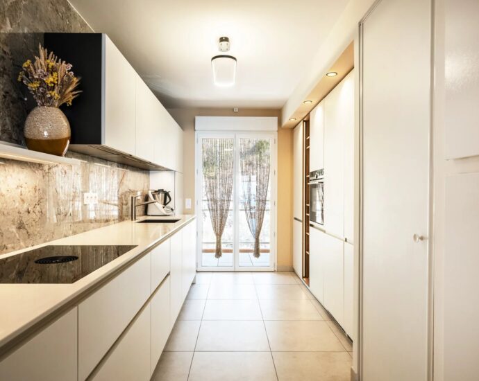 Ajaccio, Route des Sanguinaires, Appartement duplex, 4 chambres, vue panoramique mer, plage à pied