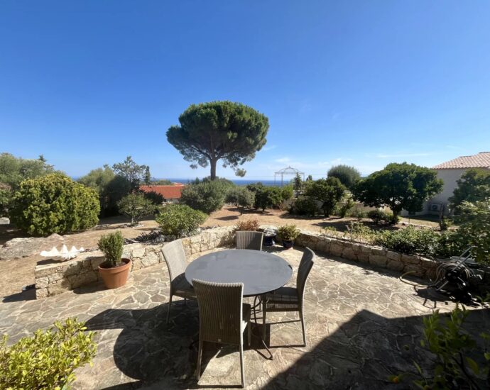 Exclusive, Monticello, villa, 3 bedrooms, sea view