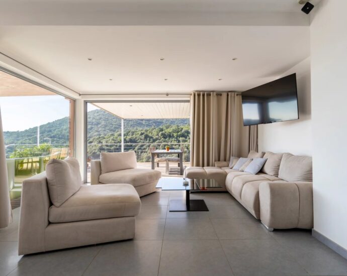 Fautea, Villa, 4 chambres, piscine, vue mer, vue montagne