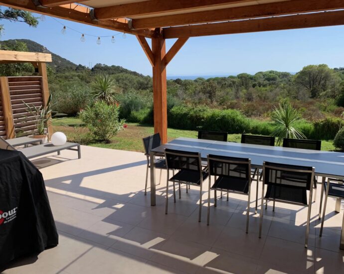 Porto-Vecchio, Villa de 2 chambres, vue  mer et maquis, proche plage