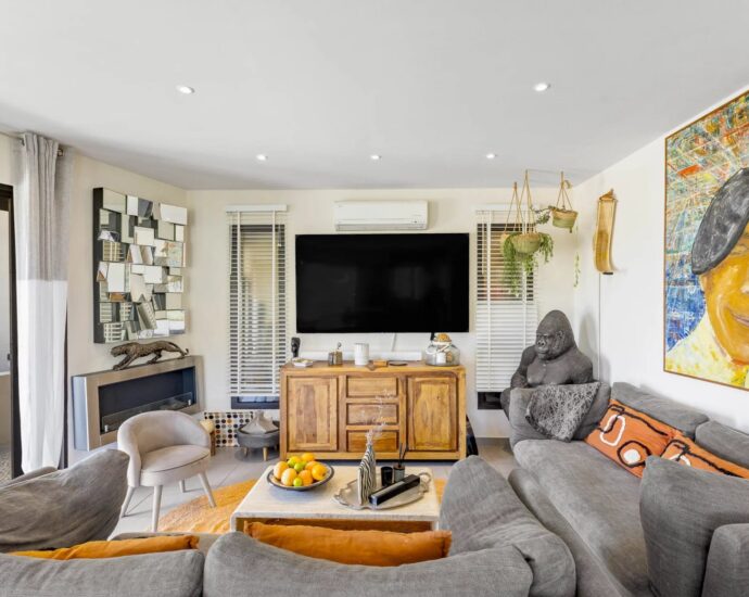Porto-vecchio – Villa T4 + 1 appartement T2 et 1 chambre indépendante, vue mer et piscine