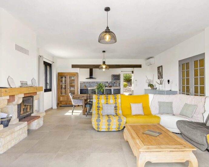 Hameau de Gialla, Villa en pierres, 7 chambres, Appartement indépendant, Piscine, Aperçu mer, proche plages de Saint-Cyprien et Cala Rossa