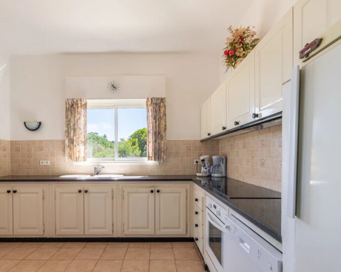 Exclusive, Capicciola, 5 bedrooms, sea view, close to the beach