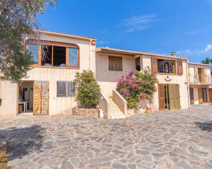 Bonifacio, Suartone, 3 chambres + 2 studios, vue mer