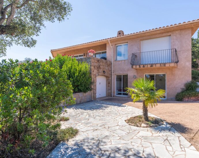 Exclusive, Capicciola, 5 bedrooms, sea view, close to the beach