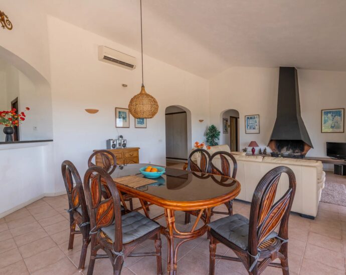 Exclusive, Capicciola, 5 bedrooms, sea view, close to the beach