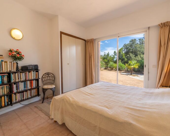 Exclusive, Capicciola, 5 bedrooms, sea view, close to the beach