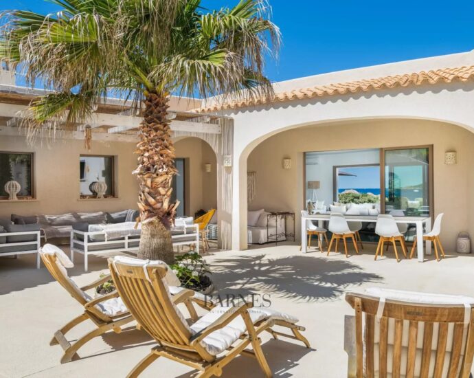 Ile de Cavallo – Villa d’architecte 7 chambres – Pied dans l’eau – Vue panoramique mer et montagne – Piscine
