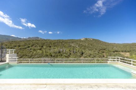 Porto-vecchio – Villa T4 + 1 appartement T2 et 1 chambre indépendante, vue mer et piscine