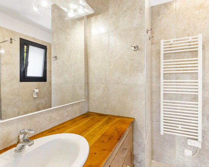 Hameau de Gialla, Villa en pierres, 7 chambres, Appartement indépendant, Piscine, Aperçu mer, proche plages de Saint-Cyprien et Cala Rossa