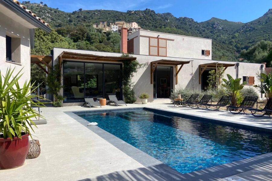 Région de Calvi, villa 5 chambres, piscine chauffée, vue montagnes
