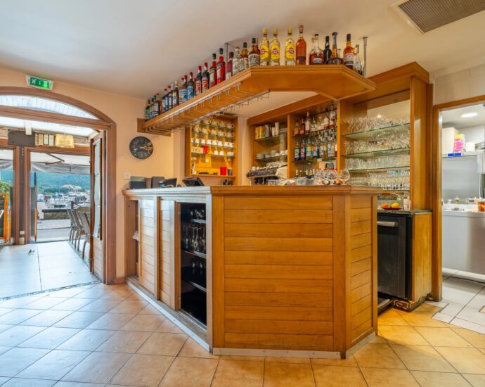 St Florent business premises