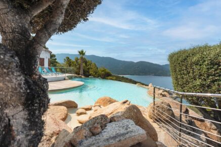 Nord d’Ajaccio, San Andréa D’Orcini, Villa 4 chambres, piscine à débordement, vue mer panoramique, plage à pied