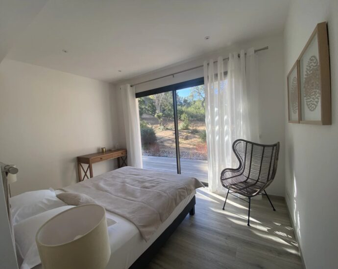 RL309 – Sainte-Lucie-de-Porto-Vecchio – Villata, Villa, 5 chambres, piscine et vue mer