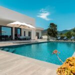 Villa d’architecte, 5 chambres, vue mer panoramique, piscine, plages à pied