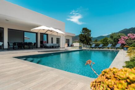 Villa d’architecte, 5 chambres, vue mer panoramique, piscine, plages à pied