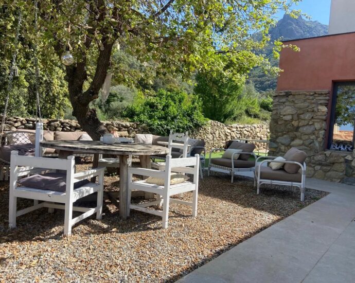 Région de Calvi, villa 5 chambres, piscine chauffée, vue montagnes