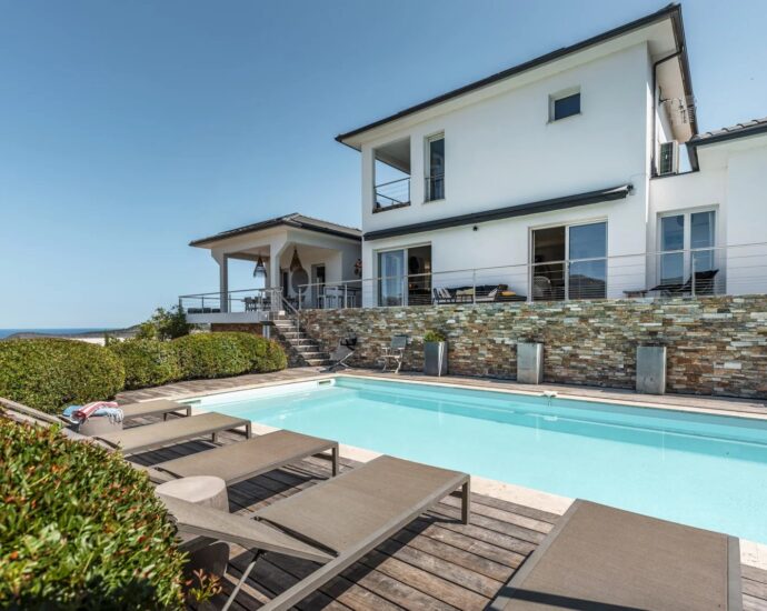 Exclusivité, Oletta, Vue Panoramique, Piscine chauffée, Proche plage
