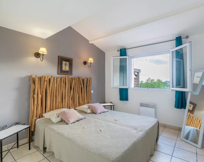 Porto-Vecchio, Villa de 2 chambres, vue  mer et maquis, proche plage