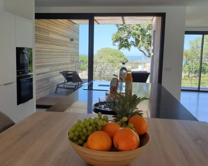 RL309 – Sainte-Lucie-de-Porto-Vecchio – Villata, Villa, 5 chambres, piscine et vue mer
