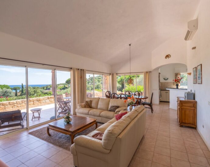 Exclusive, Capicciola, 5 bedrooms, sea view, close to the beach