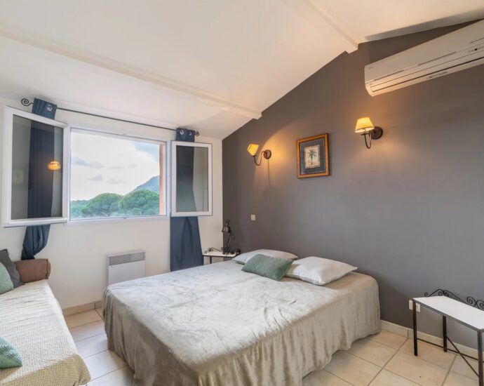 Porto-Vecchio, Villa de 2 chambres, vue  mer et maquis, proche plage