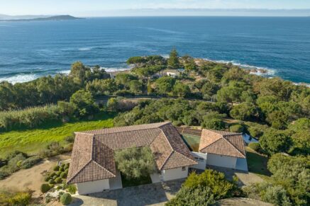 South Shore of Ajaccio, Exclusive Listing, Villa, 5 Bedrooms, Swimming Pool, Seafront, Walking Distance to the Beach