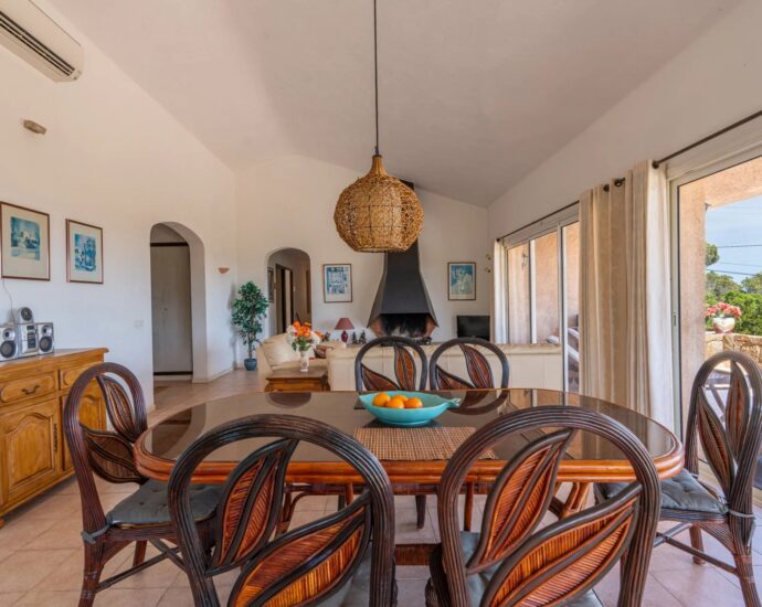 Exclusive, Capicciola, 5 bedrooms, sea view, close to the beach