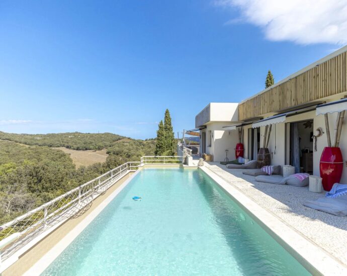 Porto-vecchio – Villa T4 + 1 appartement T2 et 1 chambre indépendante, vue mer et piscine